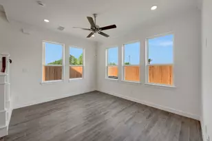 11407 Lucky Fls Dr, Houston, TX 77047 - Photo 7