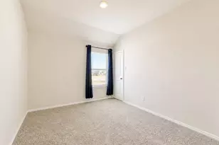 8203 Tamarind Ln, Baytown, TX 77521 - Photo 13