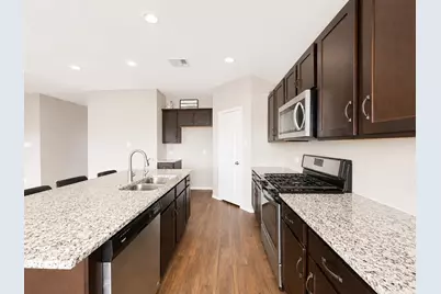 8203 Tamarind Lane, Baytown, TX 77521 - Photo 9