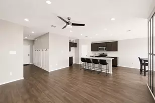 8203 Tamarind Ln, Baytown, TX 77521 - Photo 5