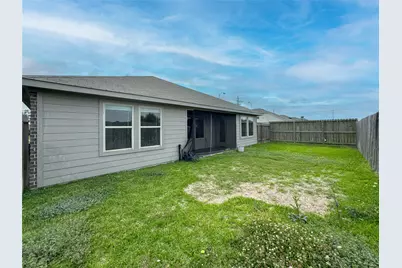 8203 Tamarind Lane, Baytown, TX 77521 - Photo 21
