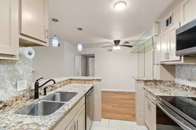 4635 Wild Indigo Street #512, Houston, TX 77027 - Photo 11