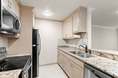 4635 Wild Indigo Street #512, Houston, TX 77027 - Photo 13