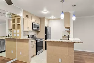 4635 Wild Indigo St, Houston, TX 77027 - Photo 9