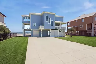 11851 Sunbather Ln, Galveston, TX 77554 - Photo 1