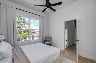 8702 Ojeman Villas Dr, Houston, TX 77055 - Photo 13