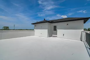 8702 Ojeman Villas Dr, Houston, TX 77055 - Photo 23