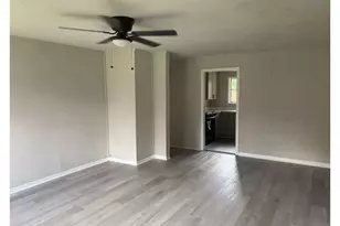 5934 Southtown St, Houston, TX 77033 - Photo 3