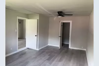 5934 Southtown Street, Houston, TX 77033 - Photo 9