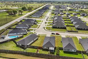 1279 Thornbird Trl, Sealy, TX 77474 - Photo 45