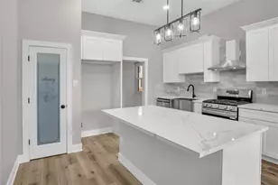 614 11th St, Galveston, TX 77550 - Photo 11