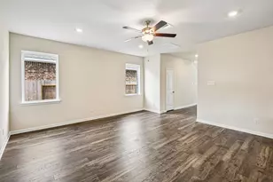 2526 Green Jasper Dr, Iowa Colony, TX 77583 - Photo 5
