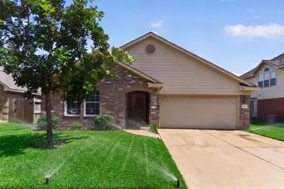 606 27th Avenue N, Texas City, TX 77590 - Photo 1