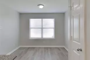 815 Marigold Rd, Baytown, TX 77521 - Photo 5