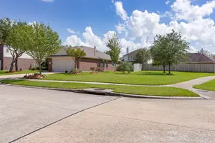 2118 Indianapolis Dr, League City, TX 77573 - Photo 3