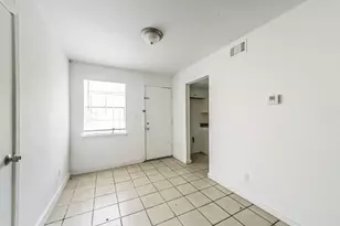9710 Galaxy St, Houston, TX 77078 - Photo 11