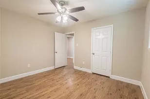 128 N Washington St, Texas City, TX 77591 - Photo 11