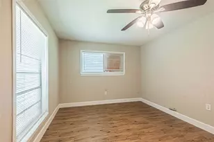 128 N Washington St, Texas City, TX 77591 - Photo 9