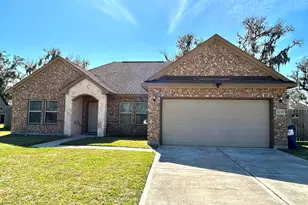 2230 Shalmar Dr, West Columbia, TX 77486 - Photo 1