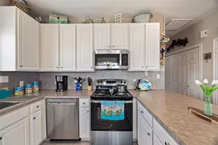 3930 Navarro Dr, Galveston, TX 77554 - Photo 11