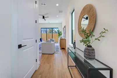6127 Pacific Forest Drive, Houston, TX 77091 - Photo 9