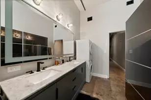 705 Main St NW, Houston, TX 77002 - Photo 17