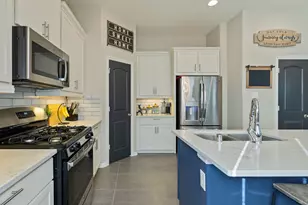 227 Biltmore Loop, Montgomery, TX 77316 - Photo 11