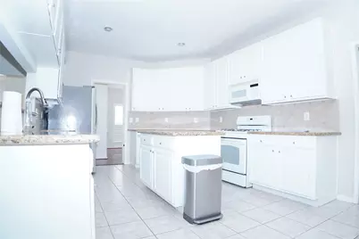 13714 Pear Woods Court, Houston, TX 77059 - Photo 7