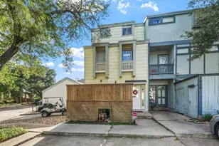 2019 Lakewood Ct, Willis, TX 77318 - Photo 3