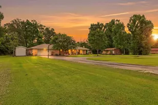 2851 Johnnie St, Orange, TX 77630 - Photo 3