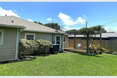 126 Dolphin, Galveston, TX 77550 - Photo 17