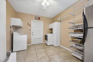 126 Dolphin, Galveston, TX 77550 - Photo 15
