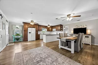 126 Dolphin, Galveston, TX 77550 - Photo 5