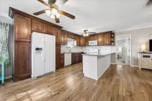126 Dolphin, Galveston, TX 77550 - Photo 7