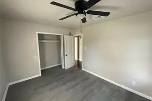 6139 Belcrest St, Houston, TX 77033 - Photo 11
