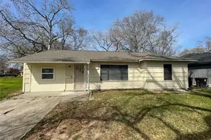 6139 Belcrest St, Houston, TX 77033 - Photo 1