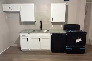 6139 Belcrest St, Houston, TX 77033 - Photo 3