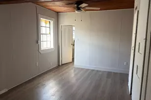 6139 Belcrest St, Houston, TX 77033 - Photo 17