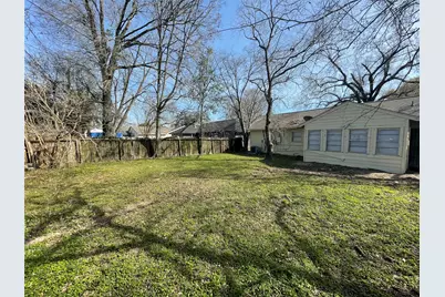 6139 Belcrest Street, Houston, TX 77033 - Photo 31