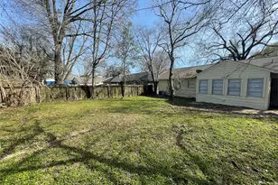 6139 Belcrest St, Houston, TX 77033 - Photo 31