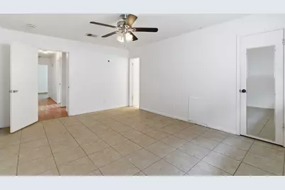 303 N Forest Boulevard, Houston, TX 77090 - Photo 21