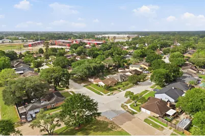 303 N Forest Boulevard, Houston, TX 77090 - Photo 35