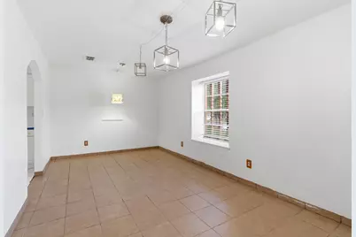 303 N Forest Boulevard, Houston, TX 77090 - Photo 9