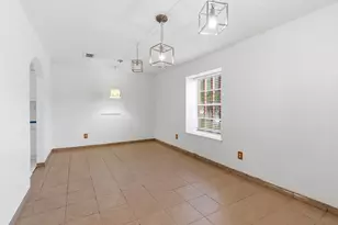 303 N Forest Blvd, Houston, TX 77090 - Photo 9