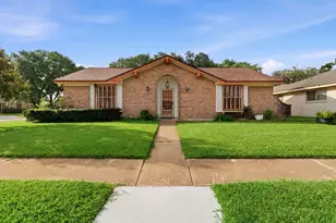 303 N Forest Blvd, Houston, TX 77090 - Photo 1