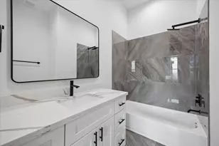 1181 W 19th St, Houston, TX 77008 - Photo 35