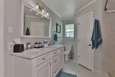 203 Tamarind Street, Lake Jackson, TX 77566 - Photo 19