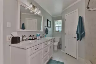 203 Tamarind St, Lake Jackson, TX 77566 - Photo 19