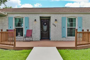 203 Tamarind St, Lake Jackson, TX 77566 - Photo 1