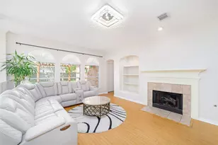 3822 Shady Harbor Dr, Houston, TX 77082 - Photo 9